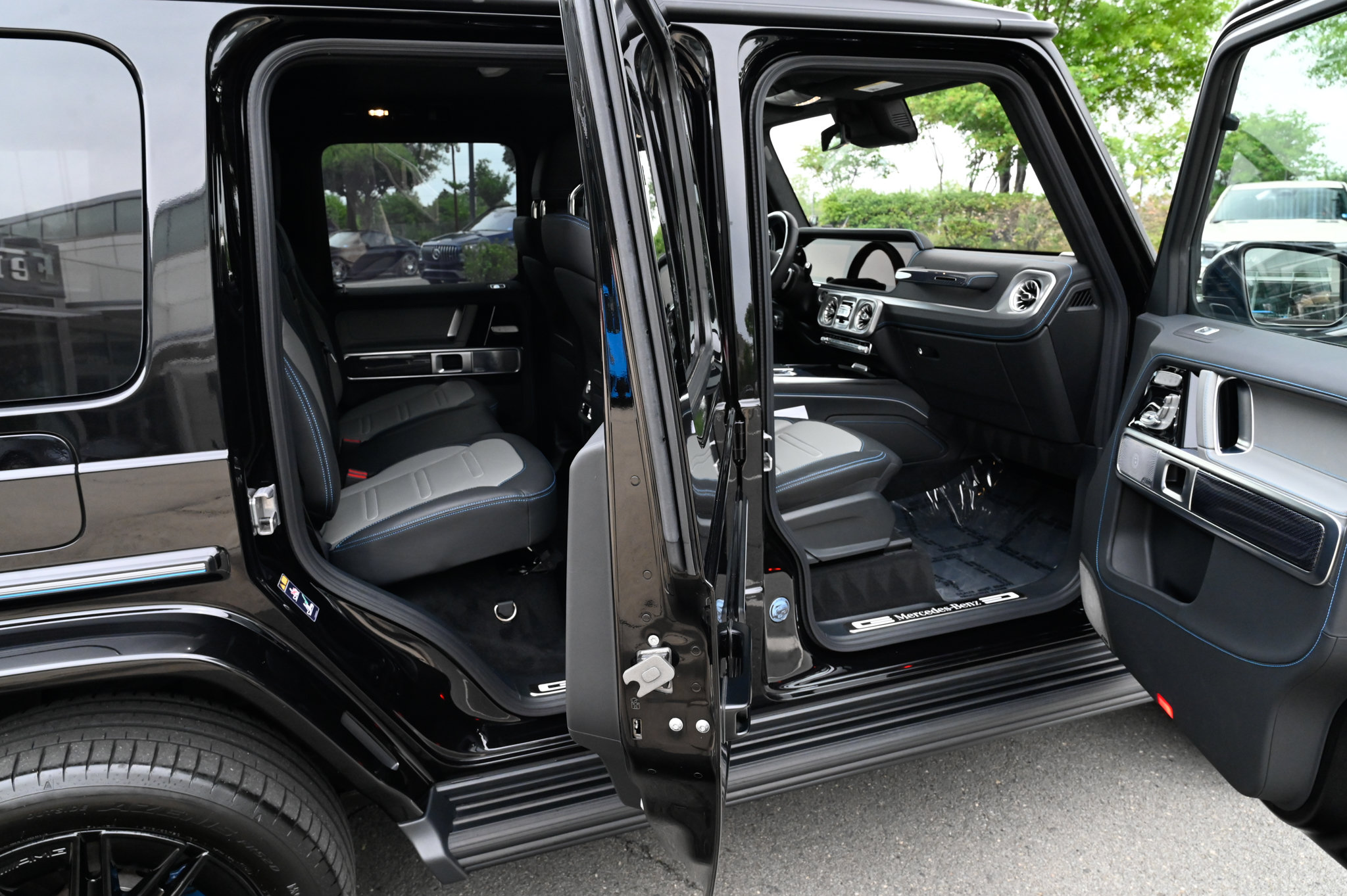 Used 2025 Mercedes-Benz G 580 w/ EQ Technology image 52