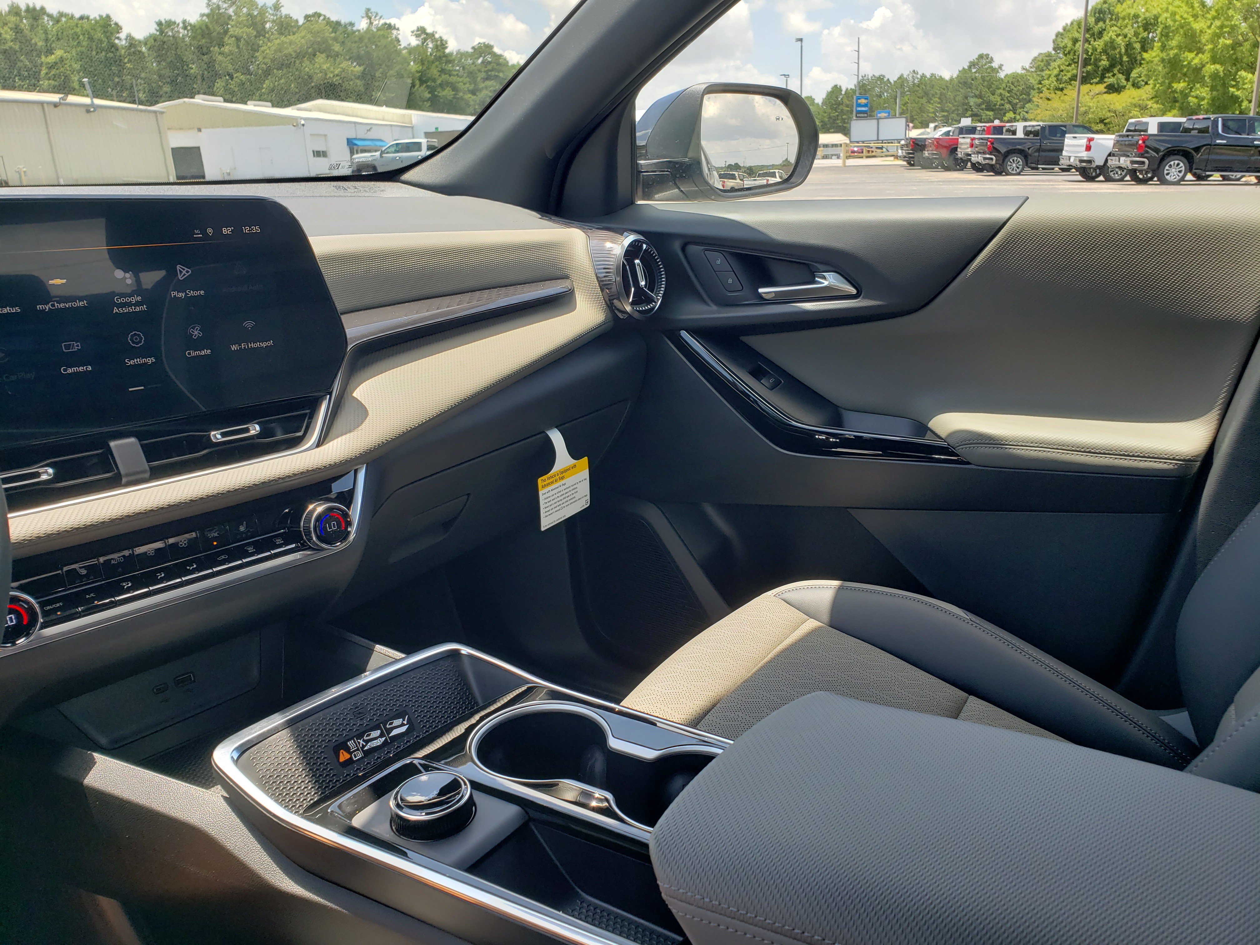 New 2026 Chevrolet Equinox LT w/ Convenience Package II FWD image 21