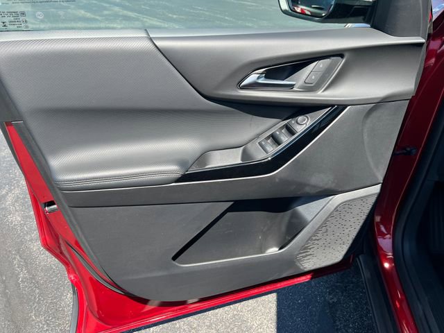 Used 2025 Chevrolet Equinox LT w/ Safety and Technology Package image 18