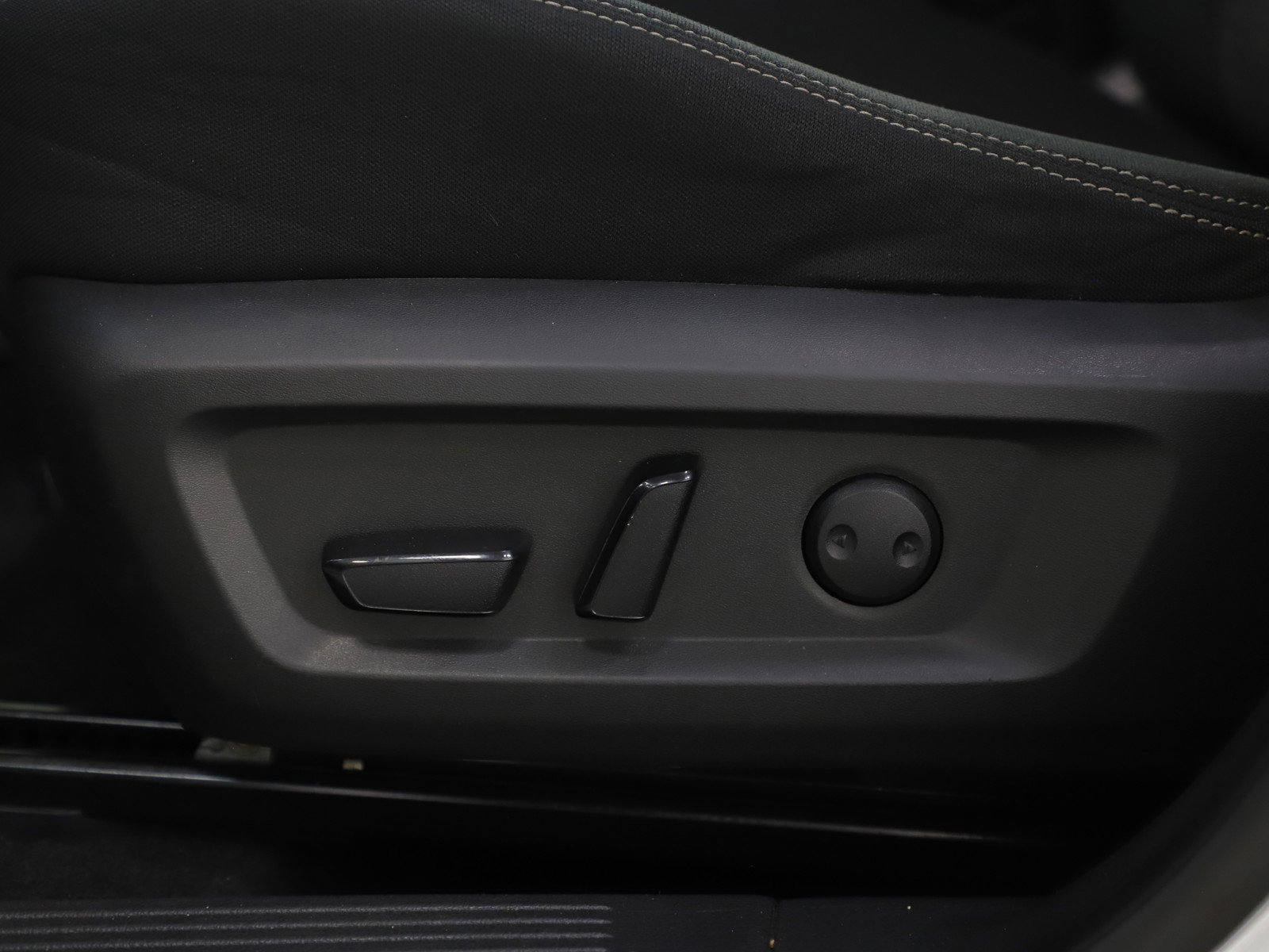 Used 2021 Nissan Rogue SV image 28