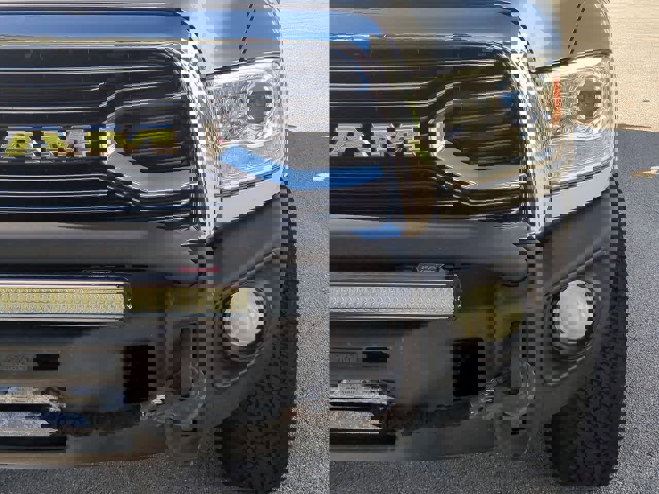 Used 2017 RAM 2500 Limited image 11