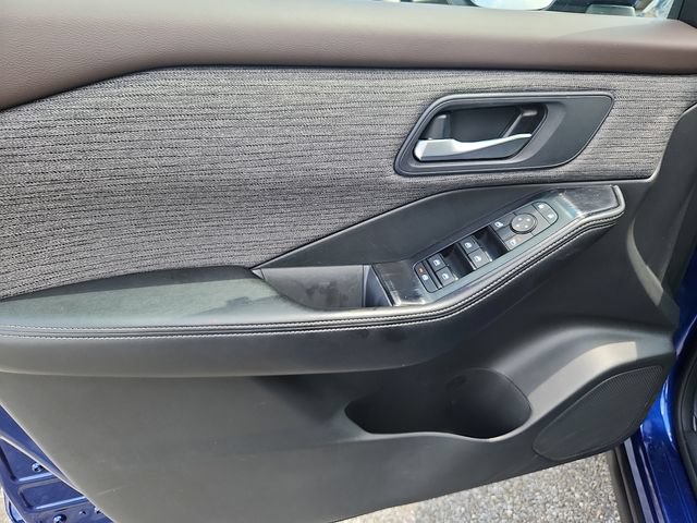 Used 2023 Nissan Rogue SV FWD image 12