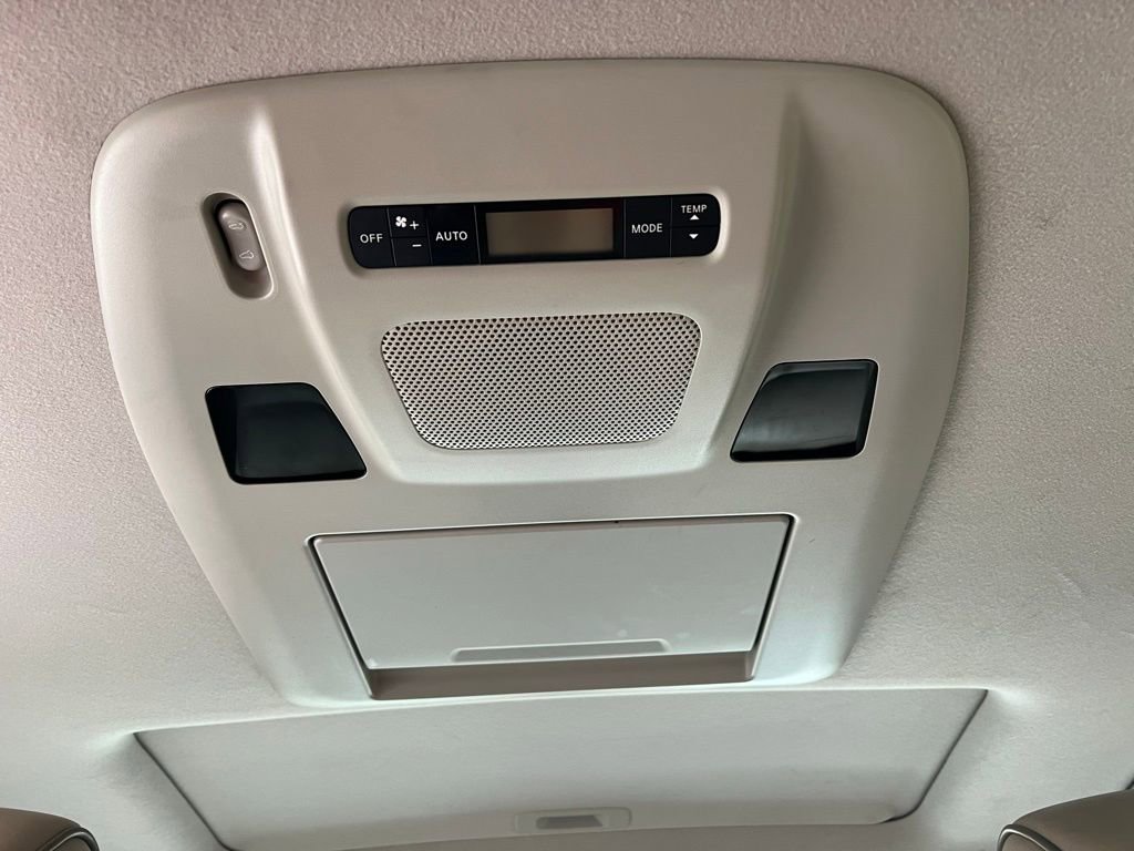 Used 2011 Nissan Quest LE FWD image 25