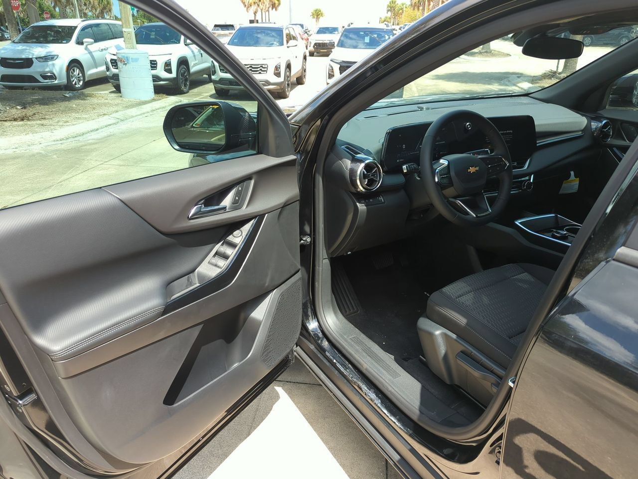New 2027 Chevrolet Equinox LT FWD image 6