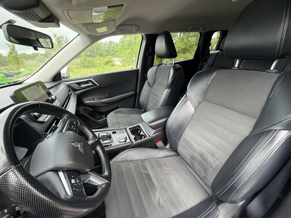 Used 2024 Mitsubishi Outlander SE AWD/4WD image 13