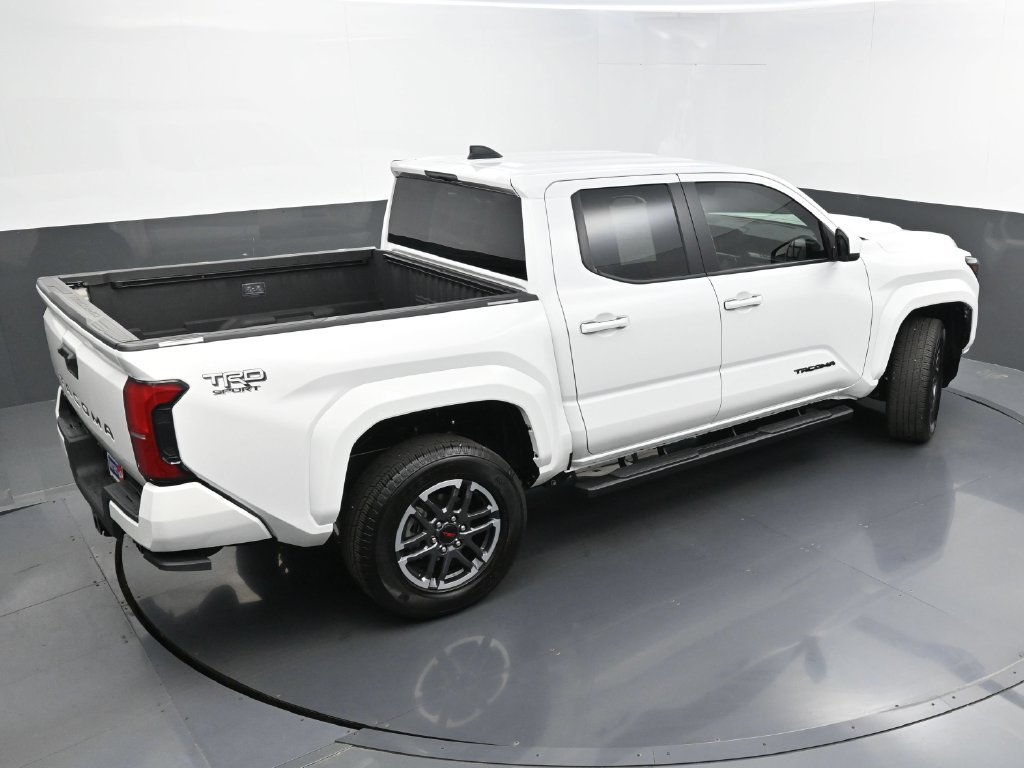 Used 2024 Toyota Tacoma TRD Sport AWD/4WD image 33