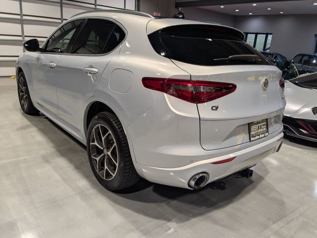 Used 2020 Alfa Romeo Stelvio Ti w/ Active Blind Spot Package AWD/4WD image 7