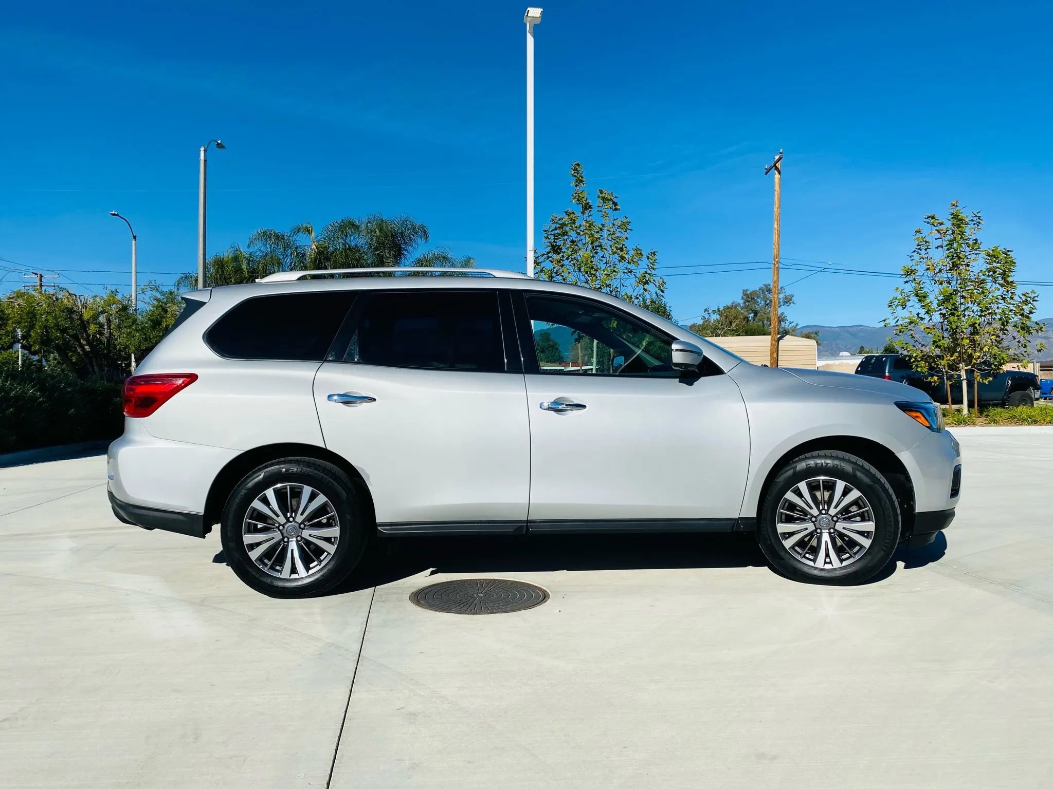 Used 2020 Nissan Pathfinder SL image 31