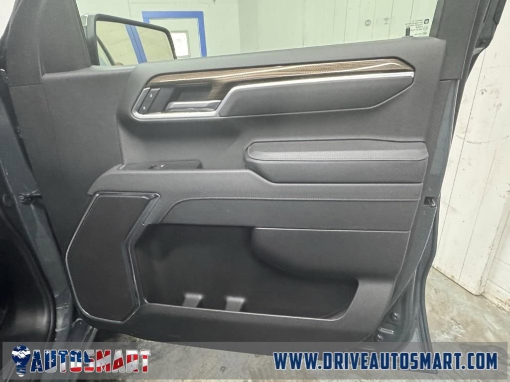 Used 2025 Chevrolet Silverado 1500 LT image 25