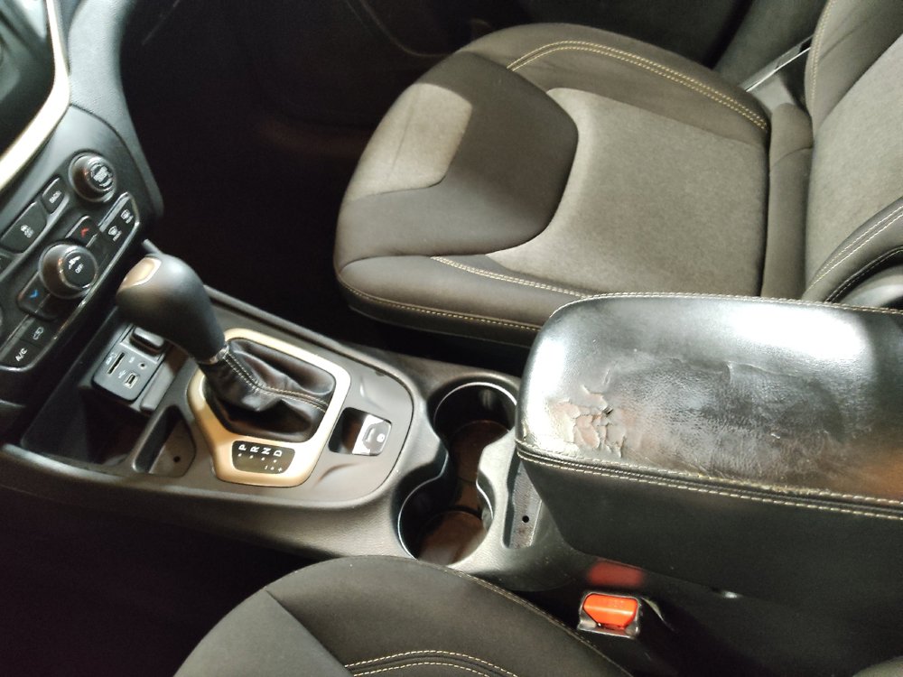 Used 2014 Jeep Cherokee Latitude FWD image 26
