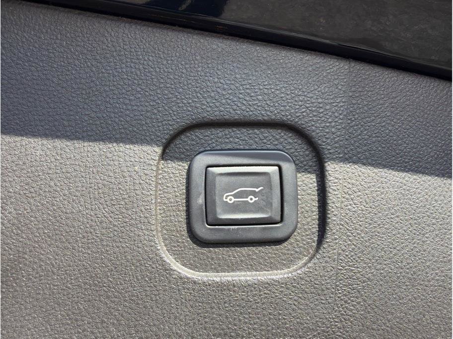 Used 2015 GMC Terrain SLT image 8