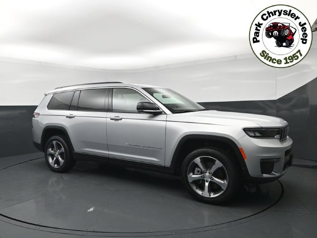 Used 2025 Jeep Grand Cherokee L Limited AWD/4WD image 1