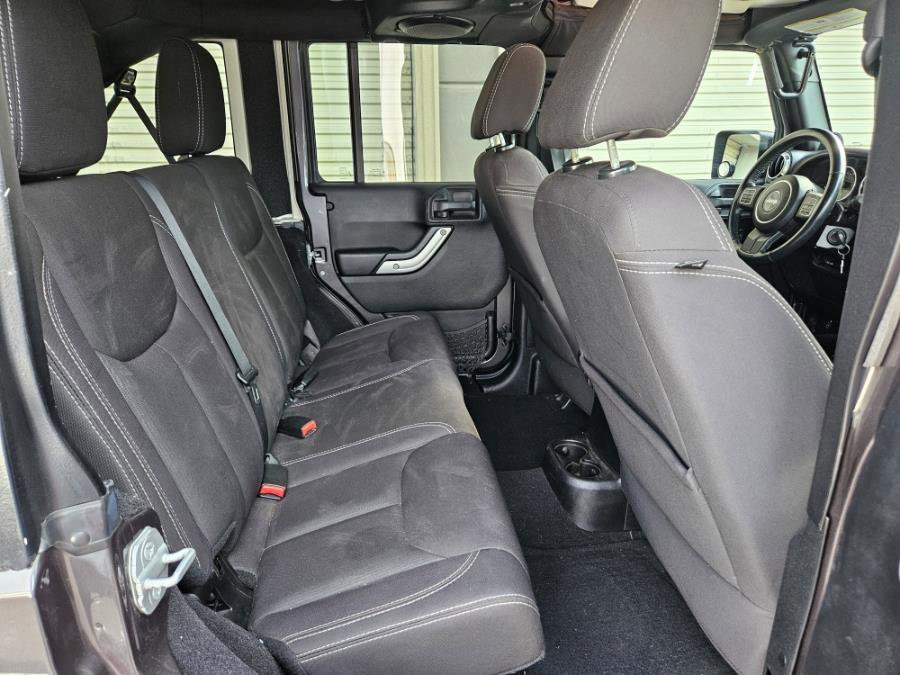 Used 2014 Jeep Wrangler Unlimited Sahara w/ Dual Top Group image 11
