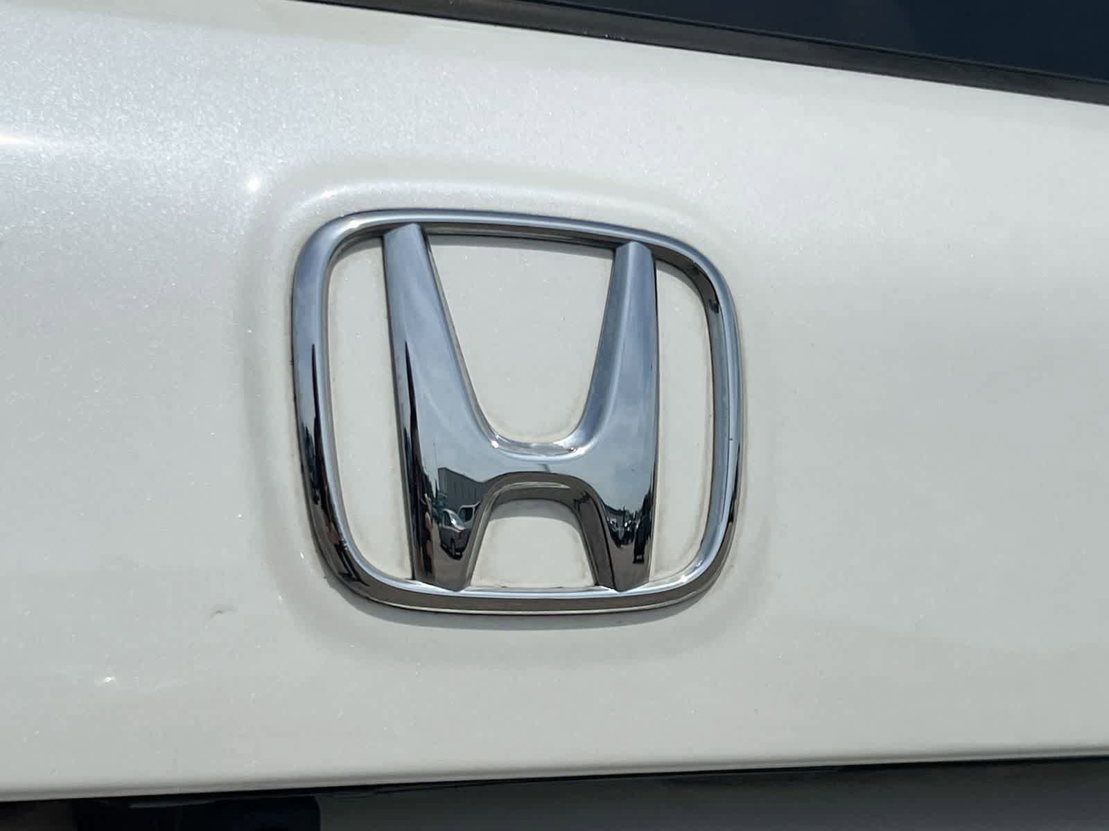 Used 2017 Honda Pilot Touring image 12