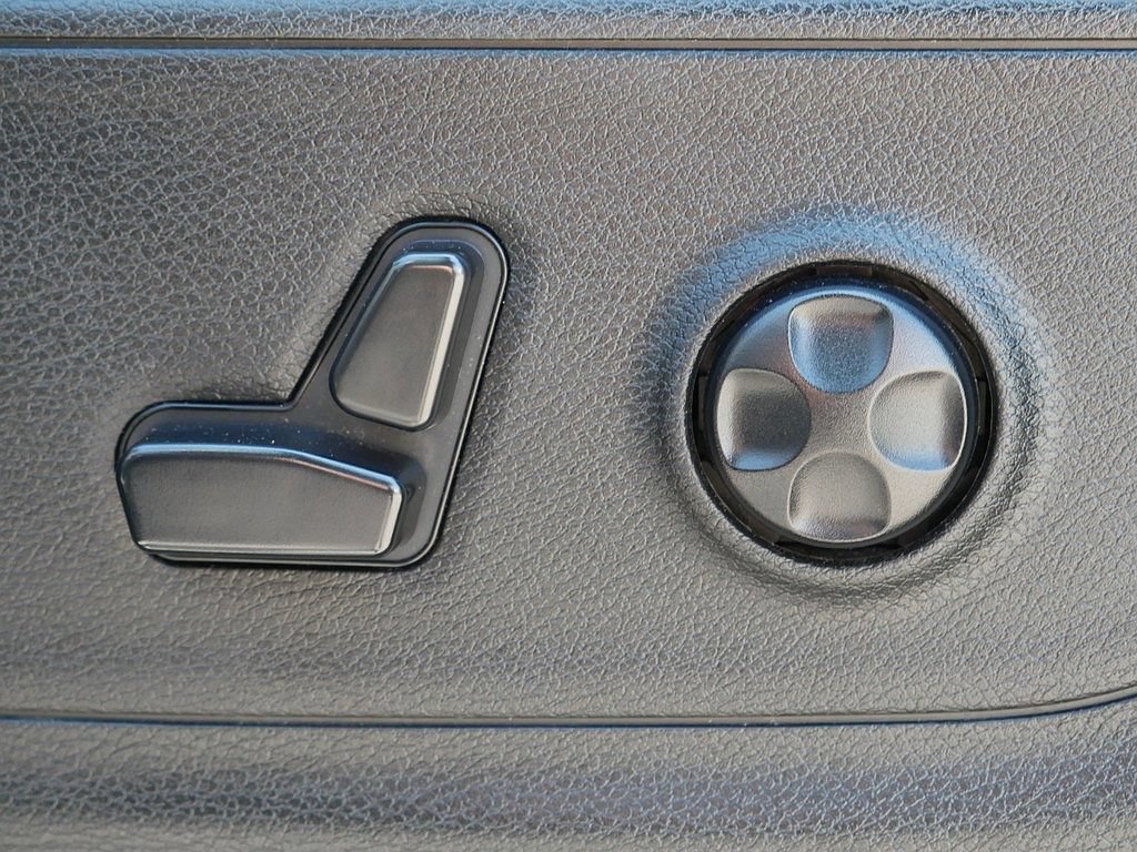 Used 2020 RAM 1500 Big Horn AWD/4WD image 13