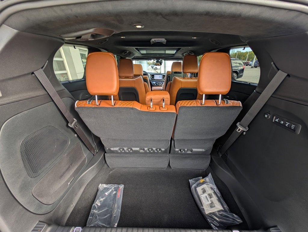 New 2026 Chrysler Pacifica Pinnacle image 11