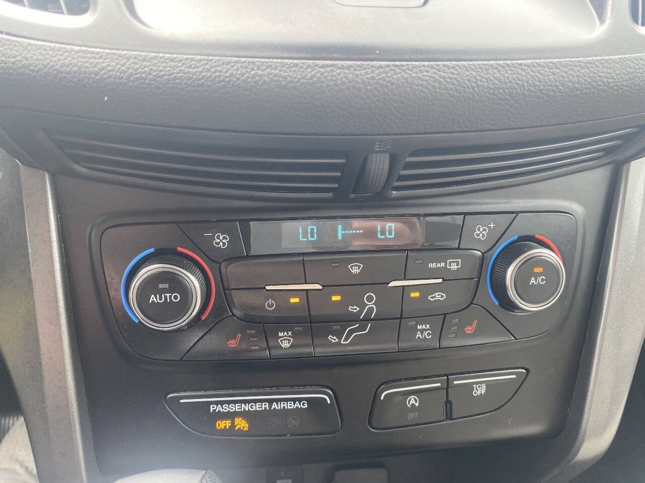 Used 2017 Ford Escape SE w/ Equipment Group 201A AWD/4WD image 18