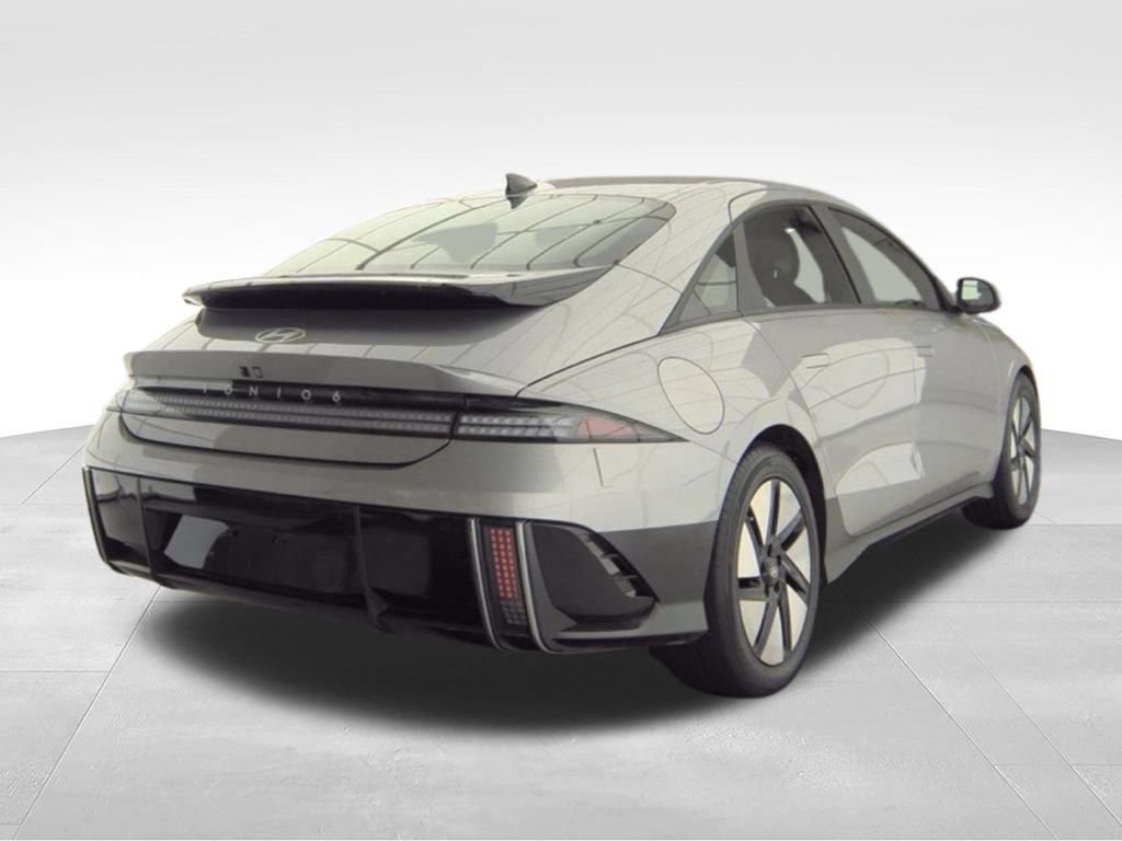 Used 2024 Hyundai Ioniq 6 SE RWD image 4