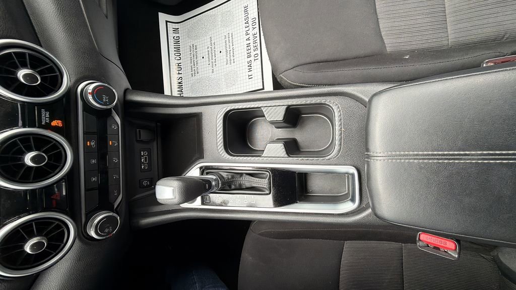 Used 2025 Nissan Sentra SV image 27