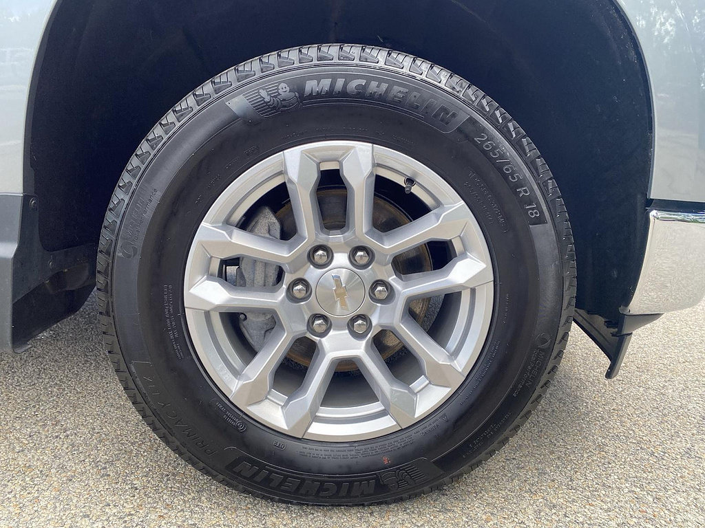 Used 2023 Chevrolet Silverado 1500 LT AWD/4WD image 10