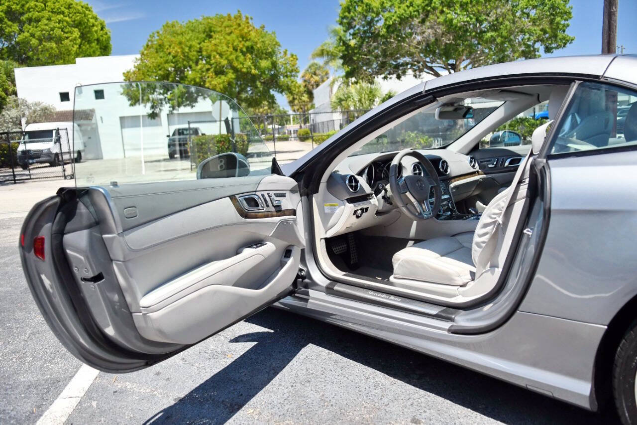 Used 2014 Mercedes-Benz SL 550 image 17