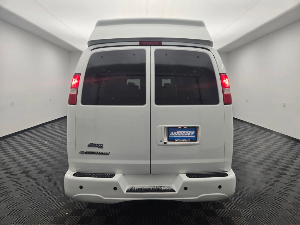 Used 2020 Chevrolet Express 2500 Extended w/ Enhanced Convenience Package image 4