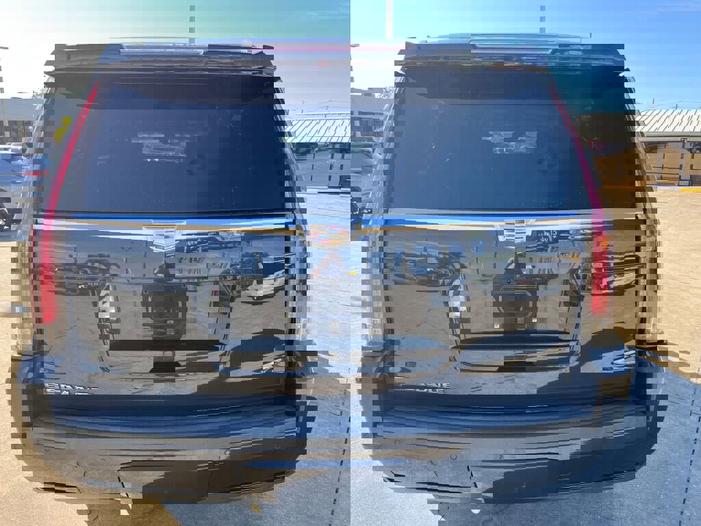 Used 2019 Cadillac Escalade ESV Premium Luxury RWD image 4