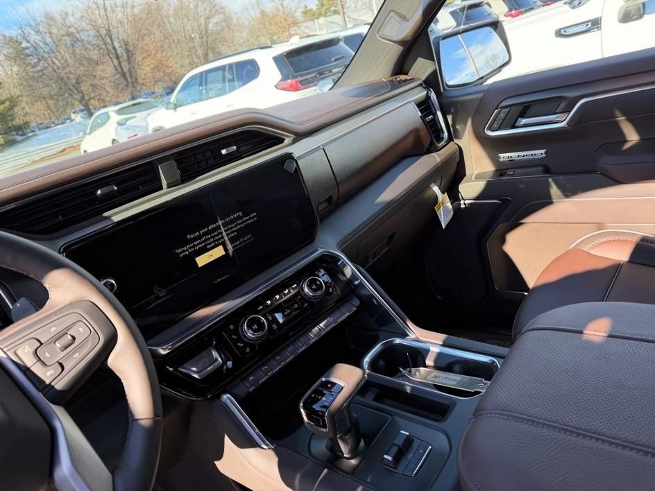 New 2026 GMC Sierra 1500 Denali AWD/4WD image 18