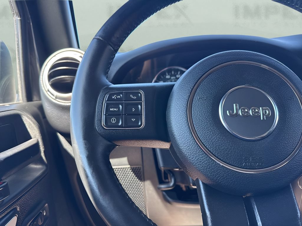 Used 2017 Jeep Wrangler Unlimited Sahara w/ Connectivity Group AWD/4WD image 15
