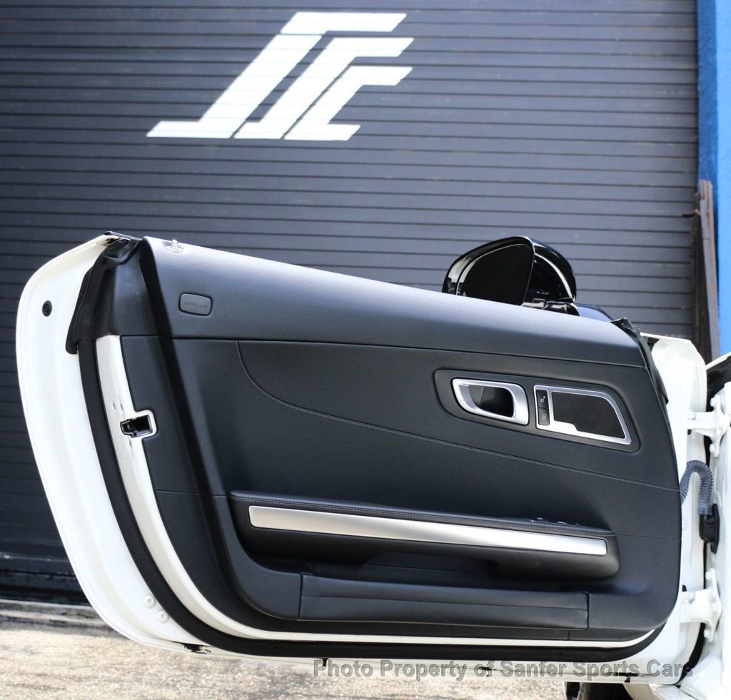Used 2018 Mercedes-Benz AMG GT Roadster image 23