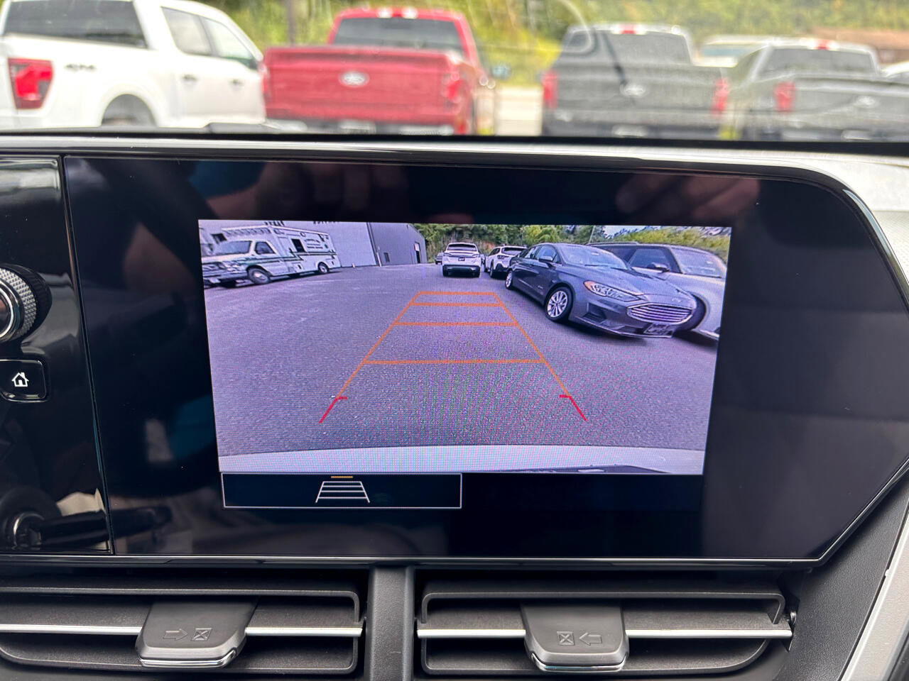 Used 2025 Chevrolet Trax LS image 17