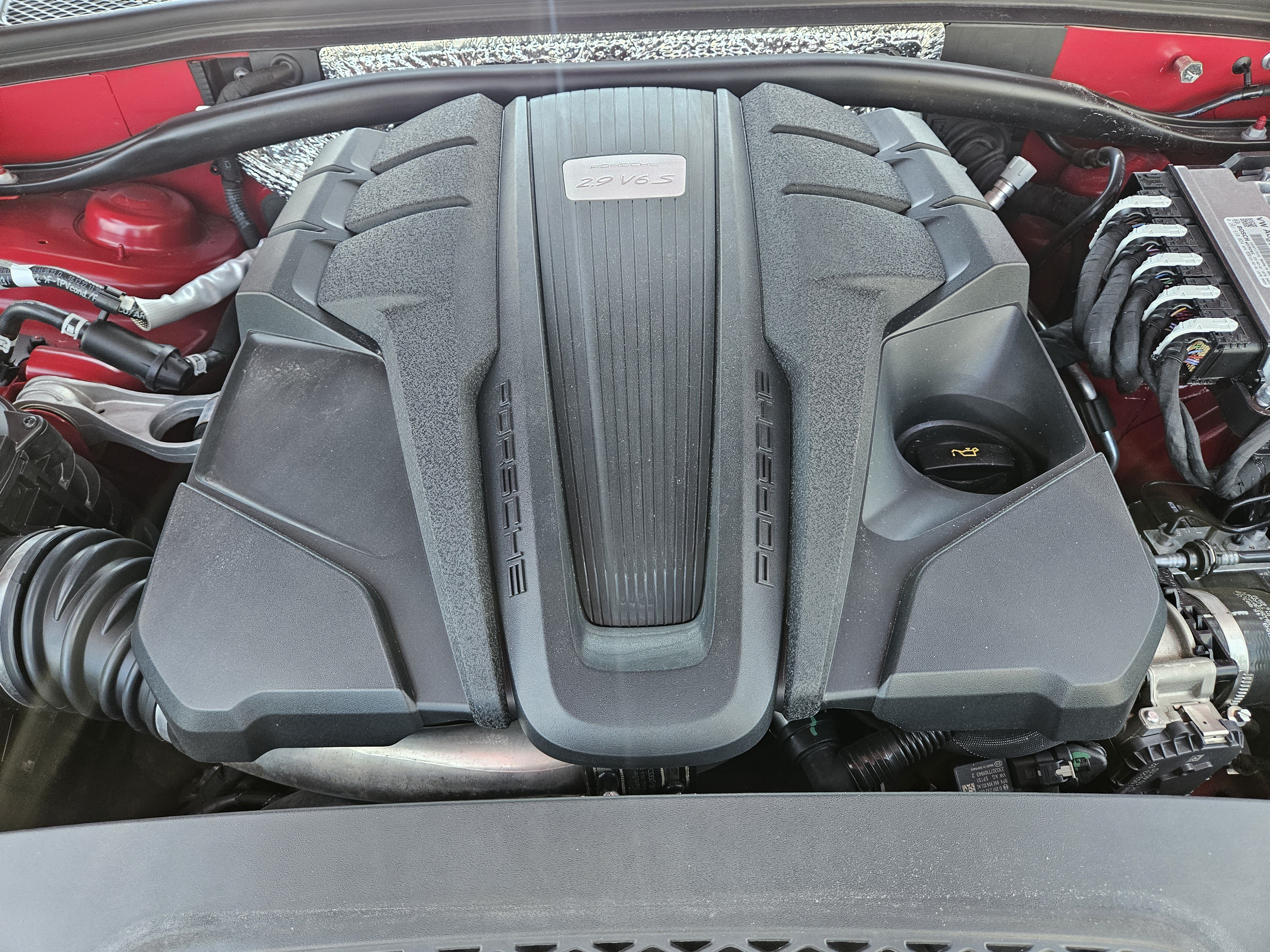Certified 2023 Porsche Macan S AWD/4WD image 30