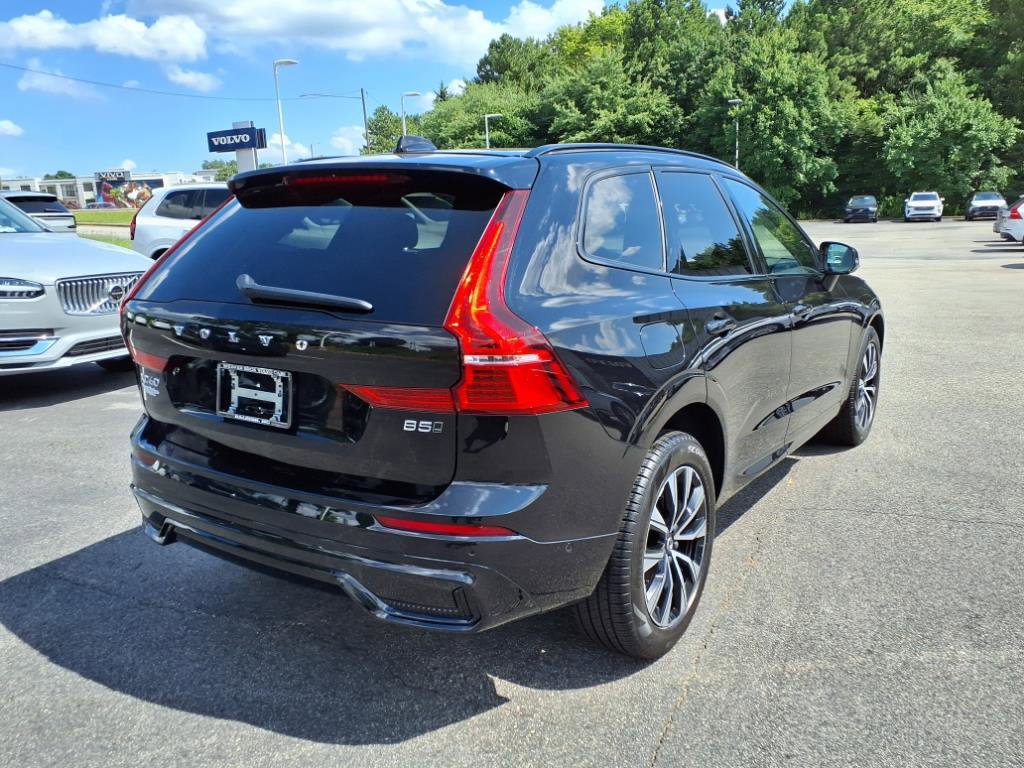 Used 2024 Volvo XC60 B5 Plus image 3
