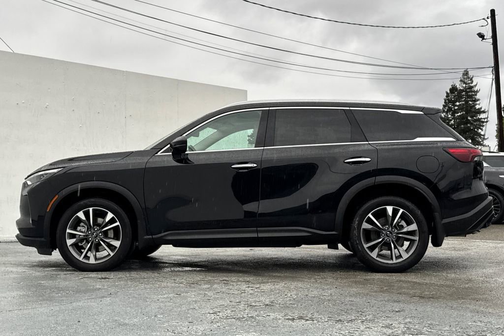 Certified 2025 INFINITI QX60 Luxe w/ Vision Package image 6