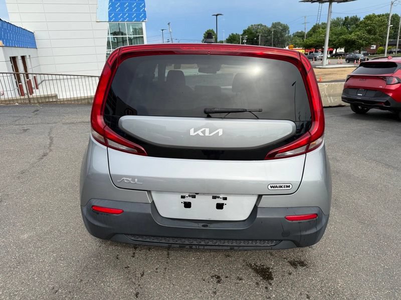 Certified 2022 Kia Soul LX w/ Technology Package FWD image 7