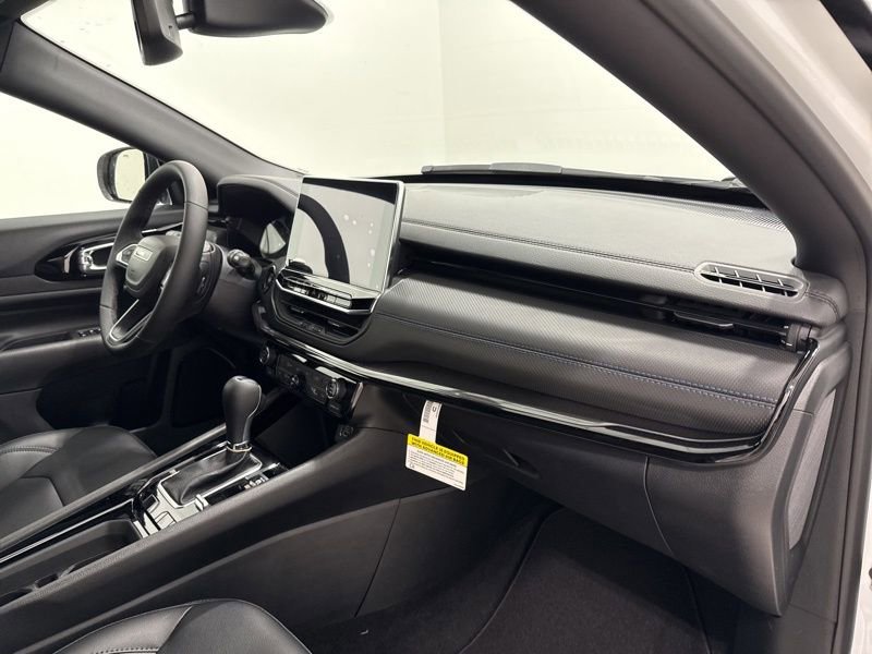 New 2026 Jeep Compass Limited image 16