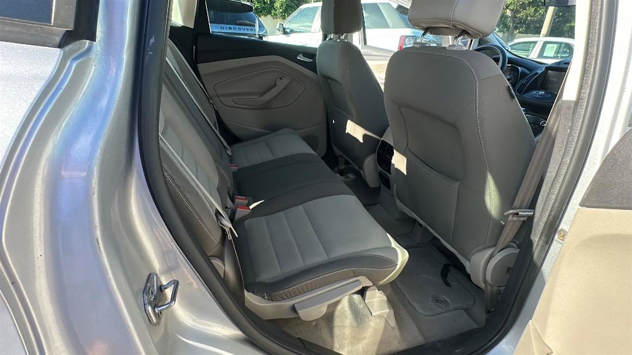 Used 2013 Ford C-MAX SE FWD image 31