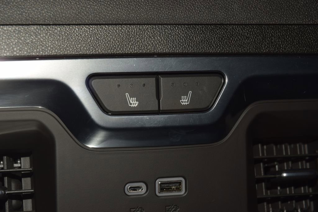 Used 2024 Chevrolet Silverado 1500 High Country w/ High Country Premium Package image 45