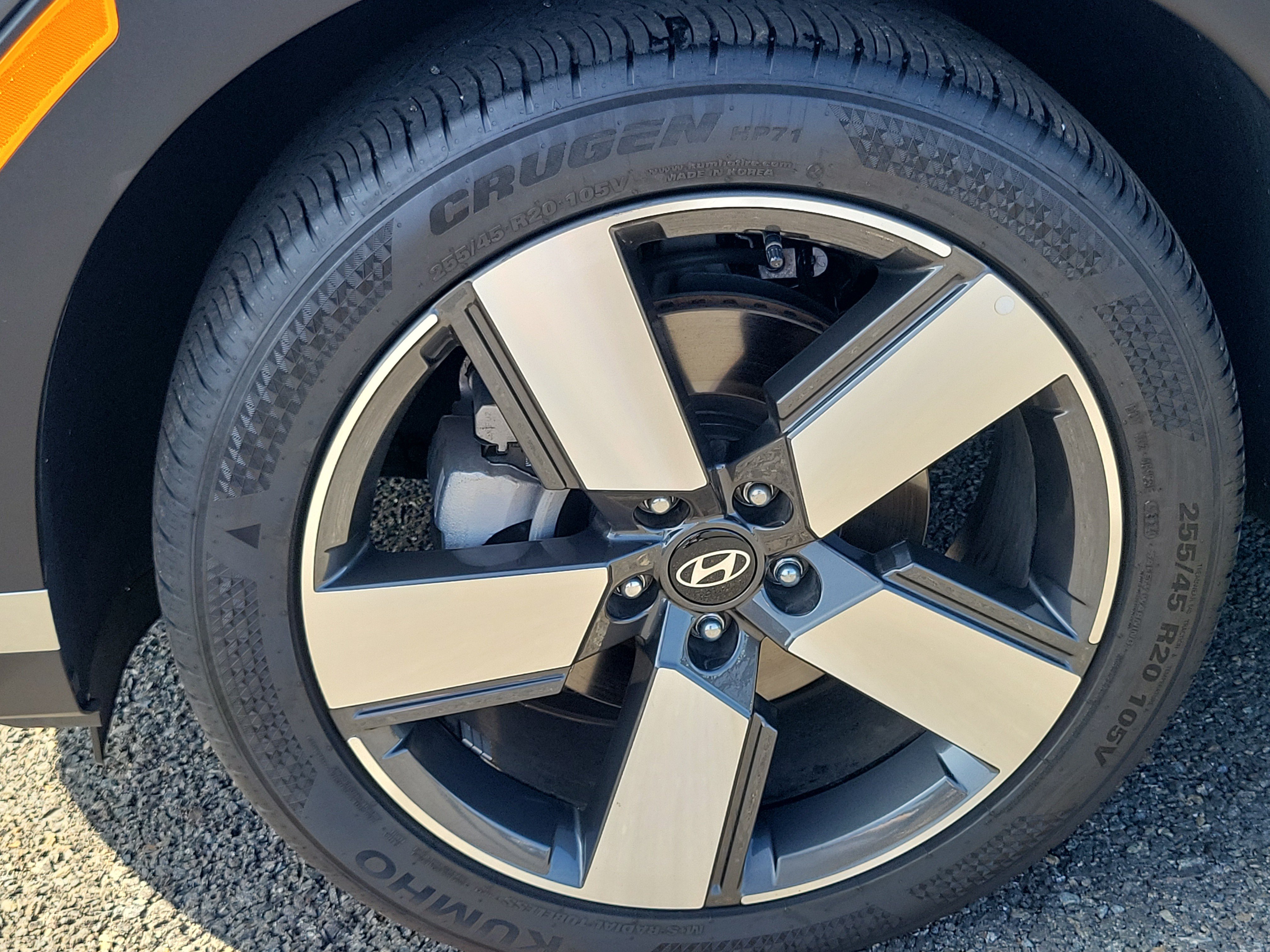 Certified 2025 Hyundai Santa Fe Limited AWD/4WD image 7