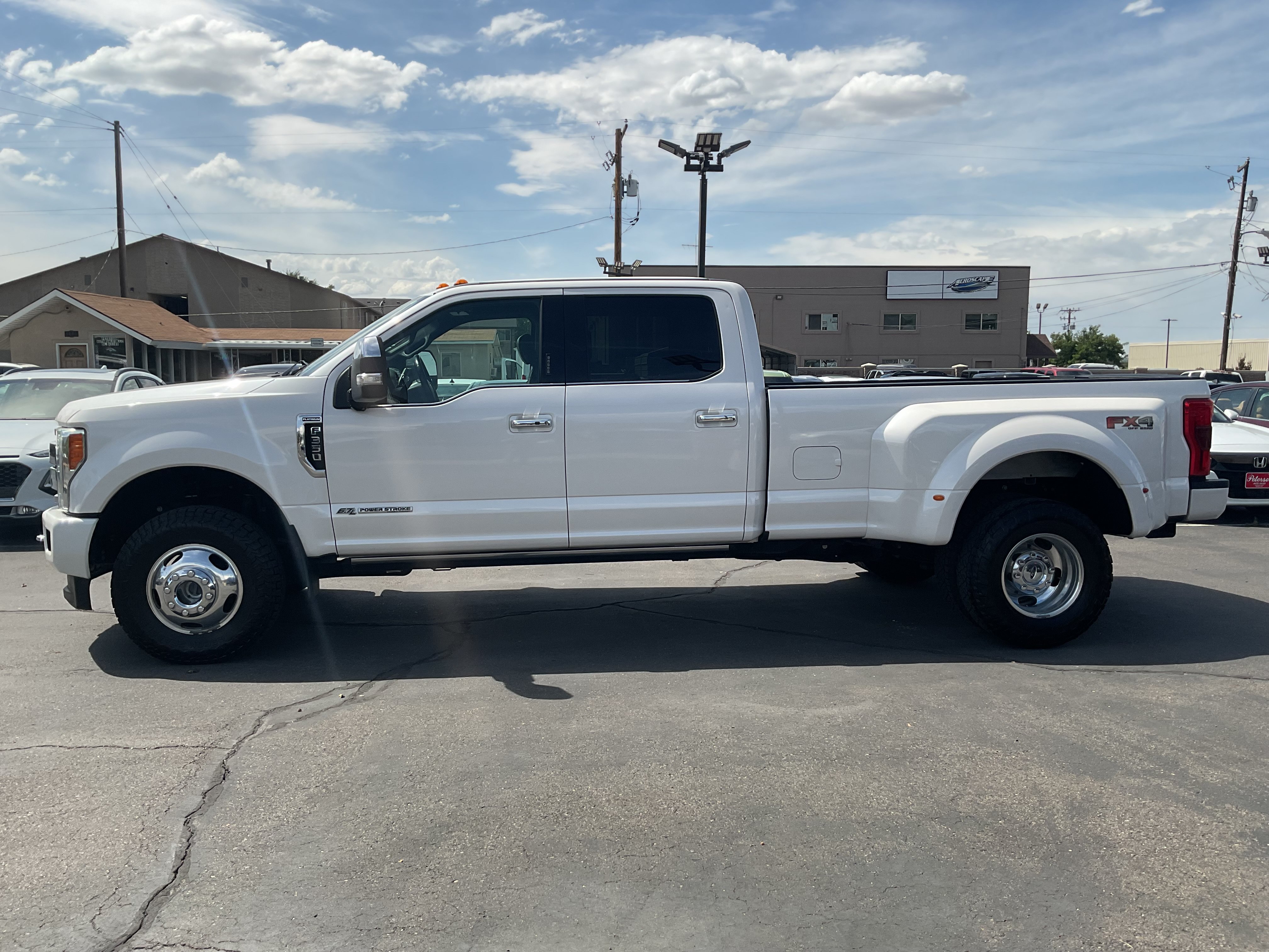 Used 2019 Ford F350 Platinum w/ Platinum Ultimate Package AWD/4WD image 5