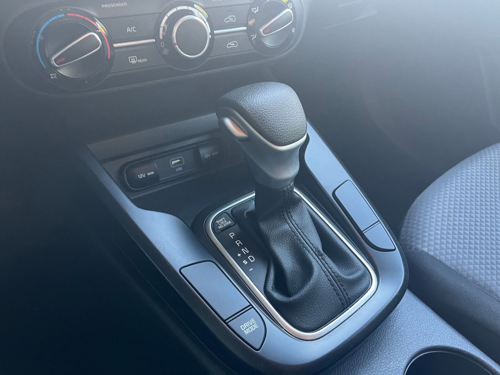 Used 2025 Kia Soul LX w/ LX Technology Package FWD image 38