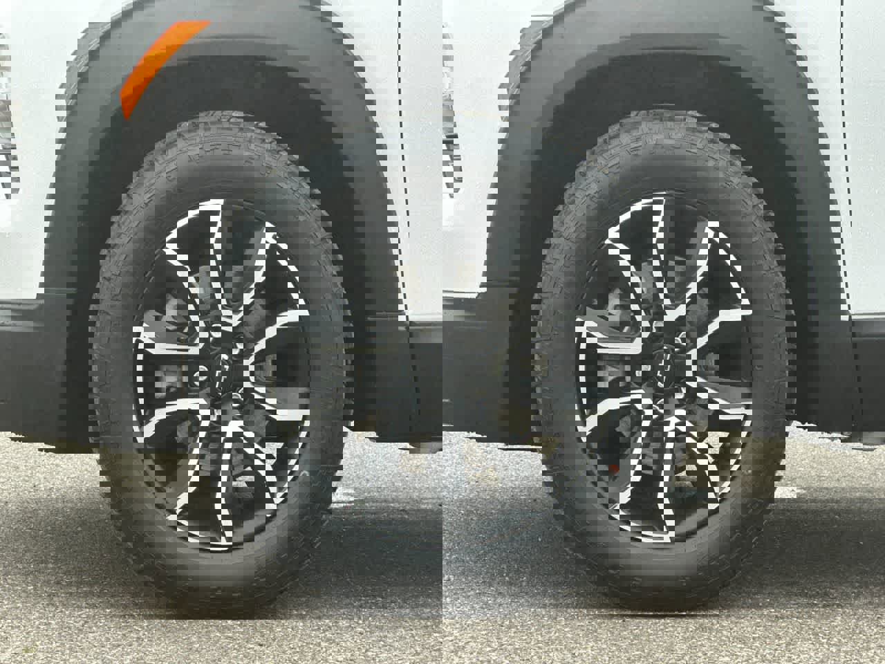 Used 2024 Chevrolet TrailBlazer ACTIV w/ Convenience Package image 32