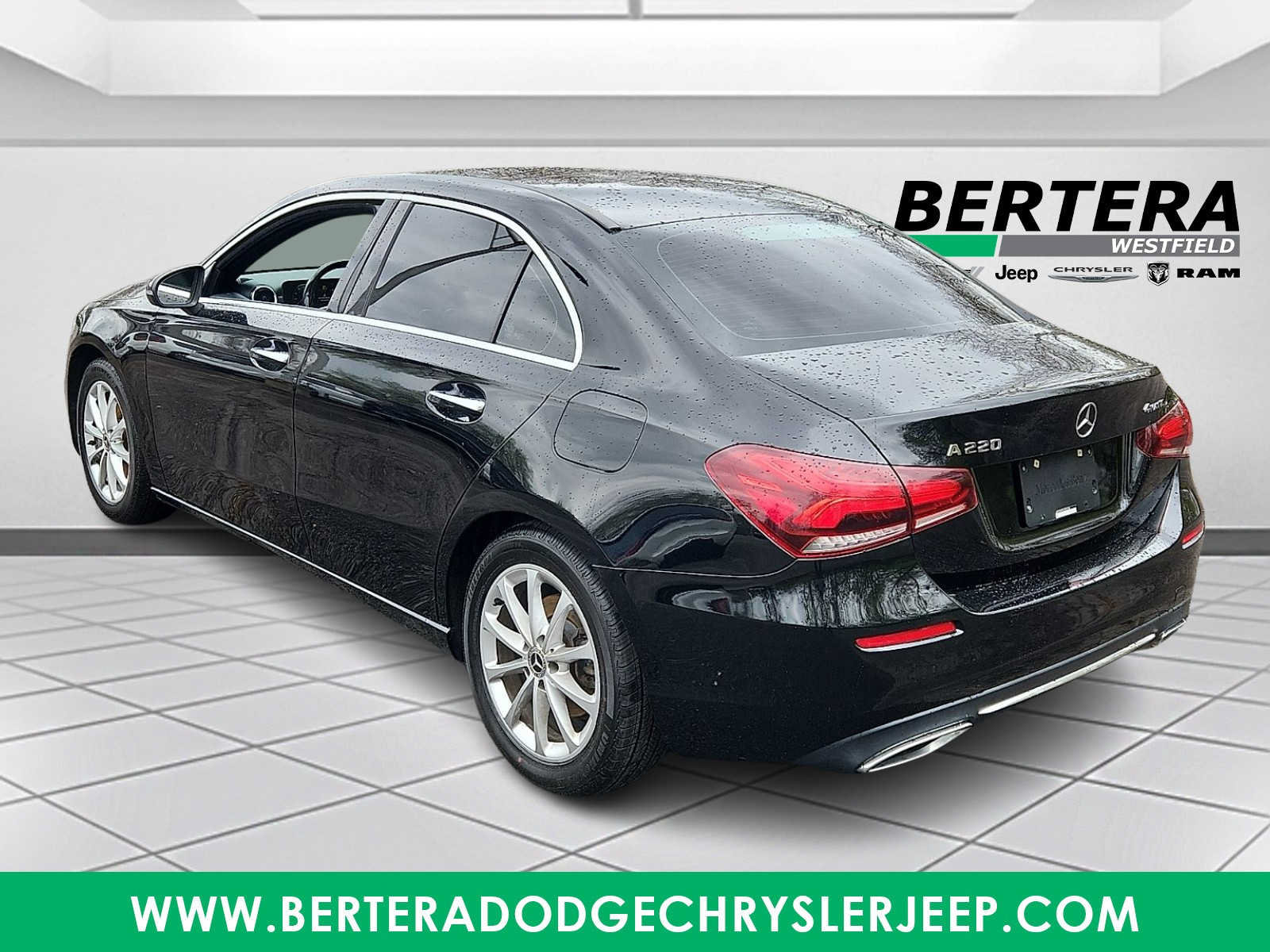Used 2020 Mercedes-Benz A 220 4MATIC w/ Premium Package image 4