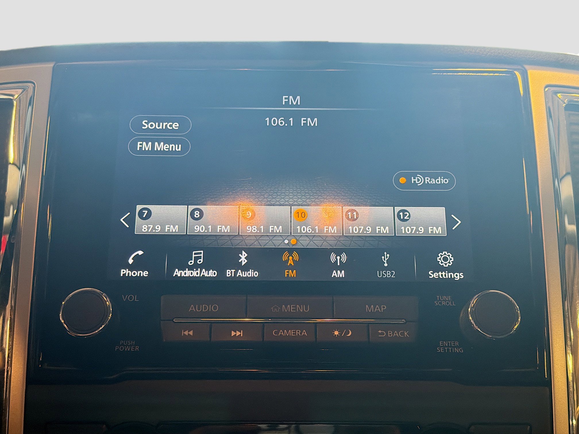 Used 2021 Nissan Titan SV w/ SV Convenience Package image 21