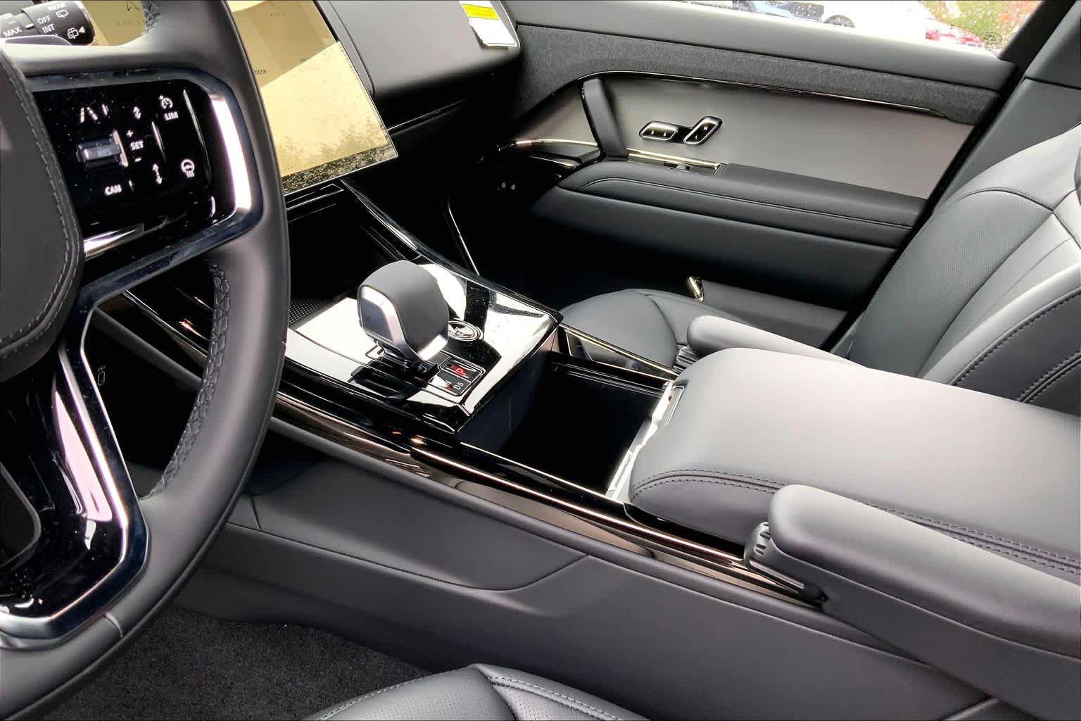 New 2026 Land Rover Range Rover Sport SE AWD/4WD image 10