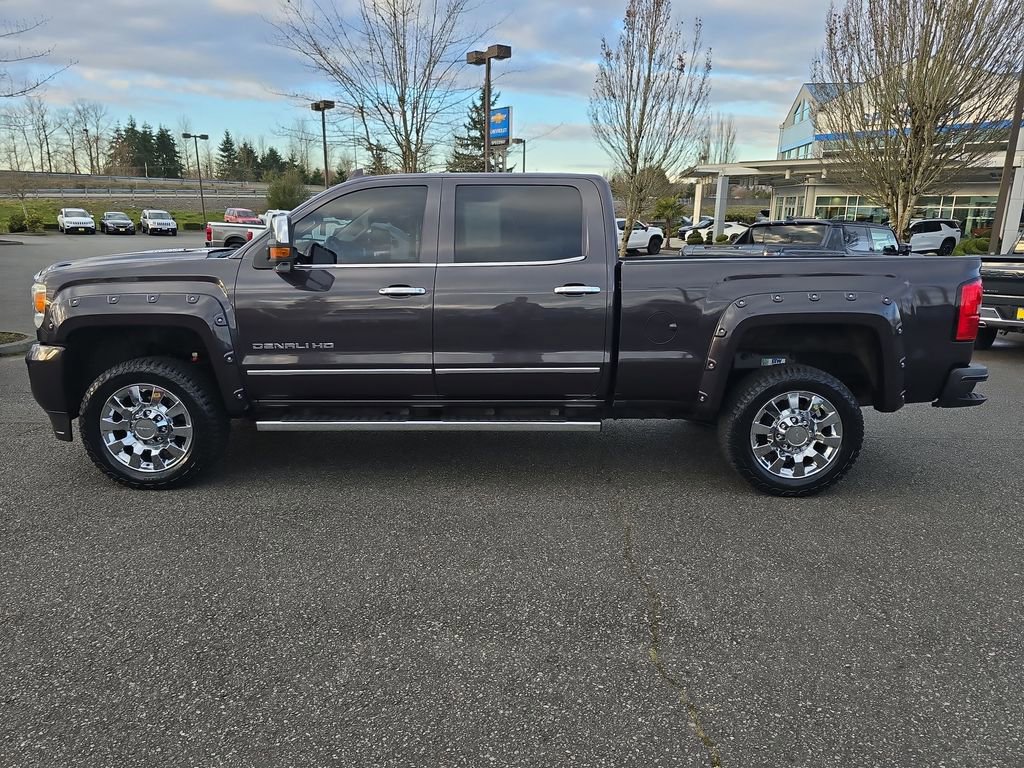 Used 2015 GMC Sierra 2500 Denali w/ Duramax Plus Package image 3