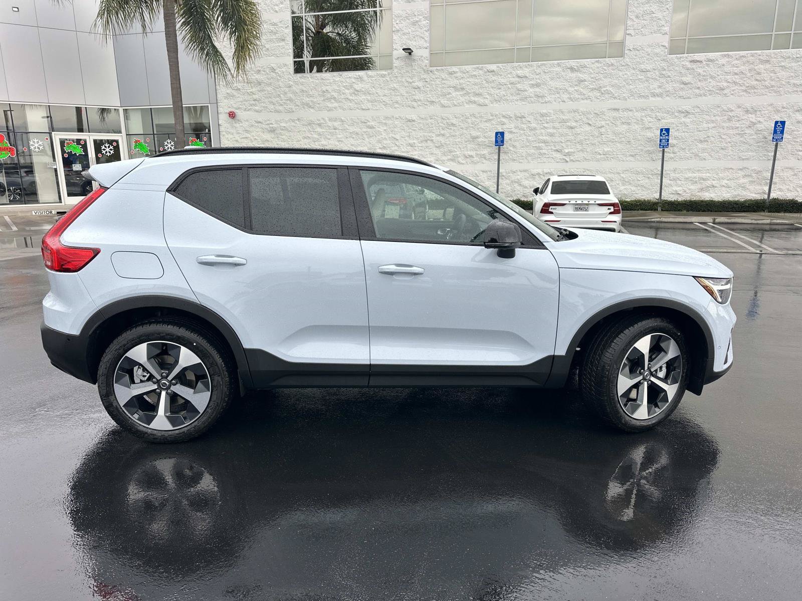 New 2026 Volvo XC40 B5 Plus w/ Protection Package Premier AWD/4WD image 3