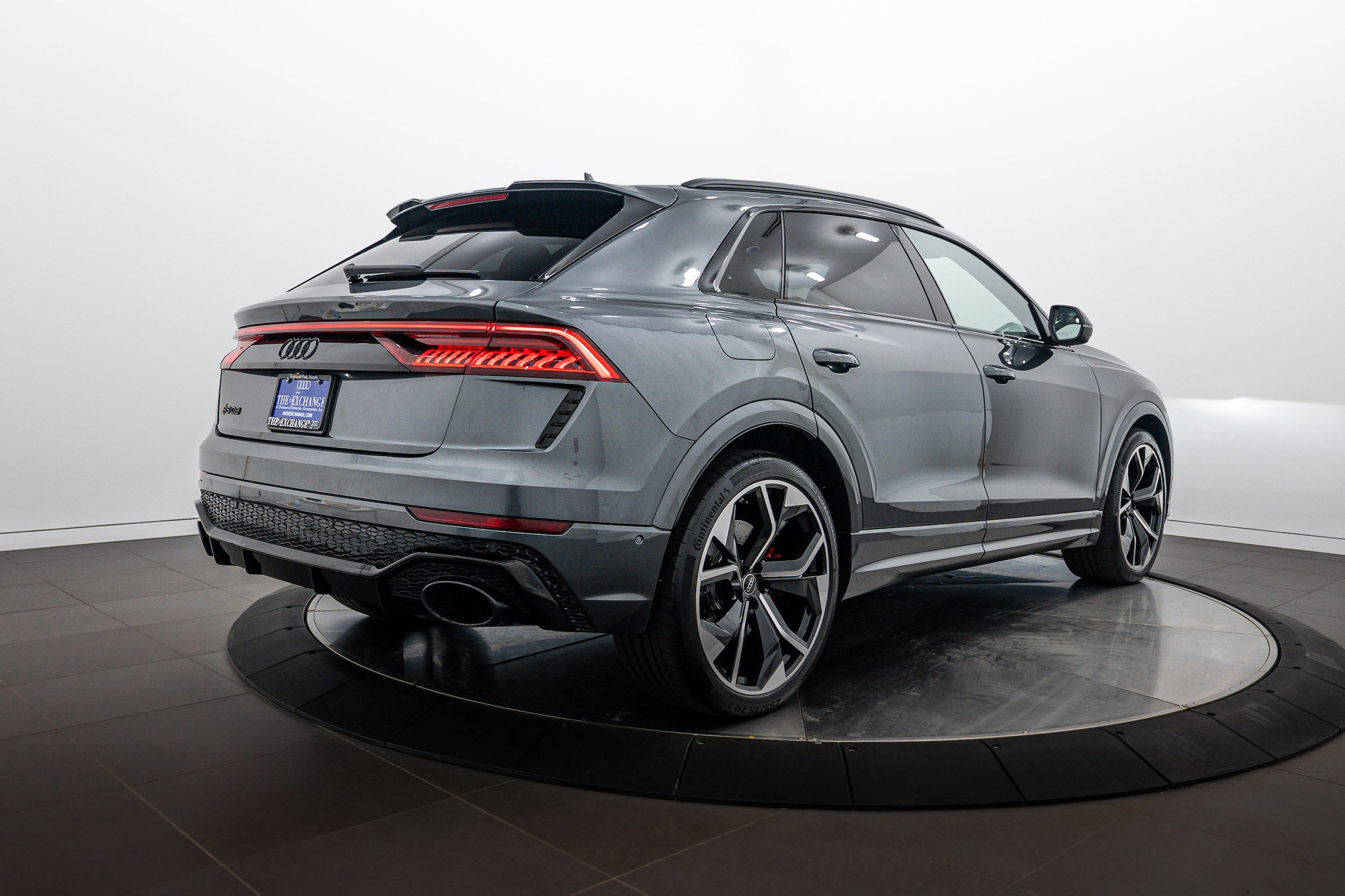 Used 2023 Audi RS Q8 w/ Black Optic Package AWD/4WD image 4
