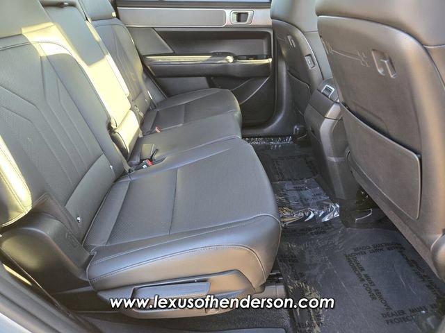 Used 2025 Hyundai Santa Fe SEL AWD/4WD image 15