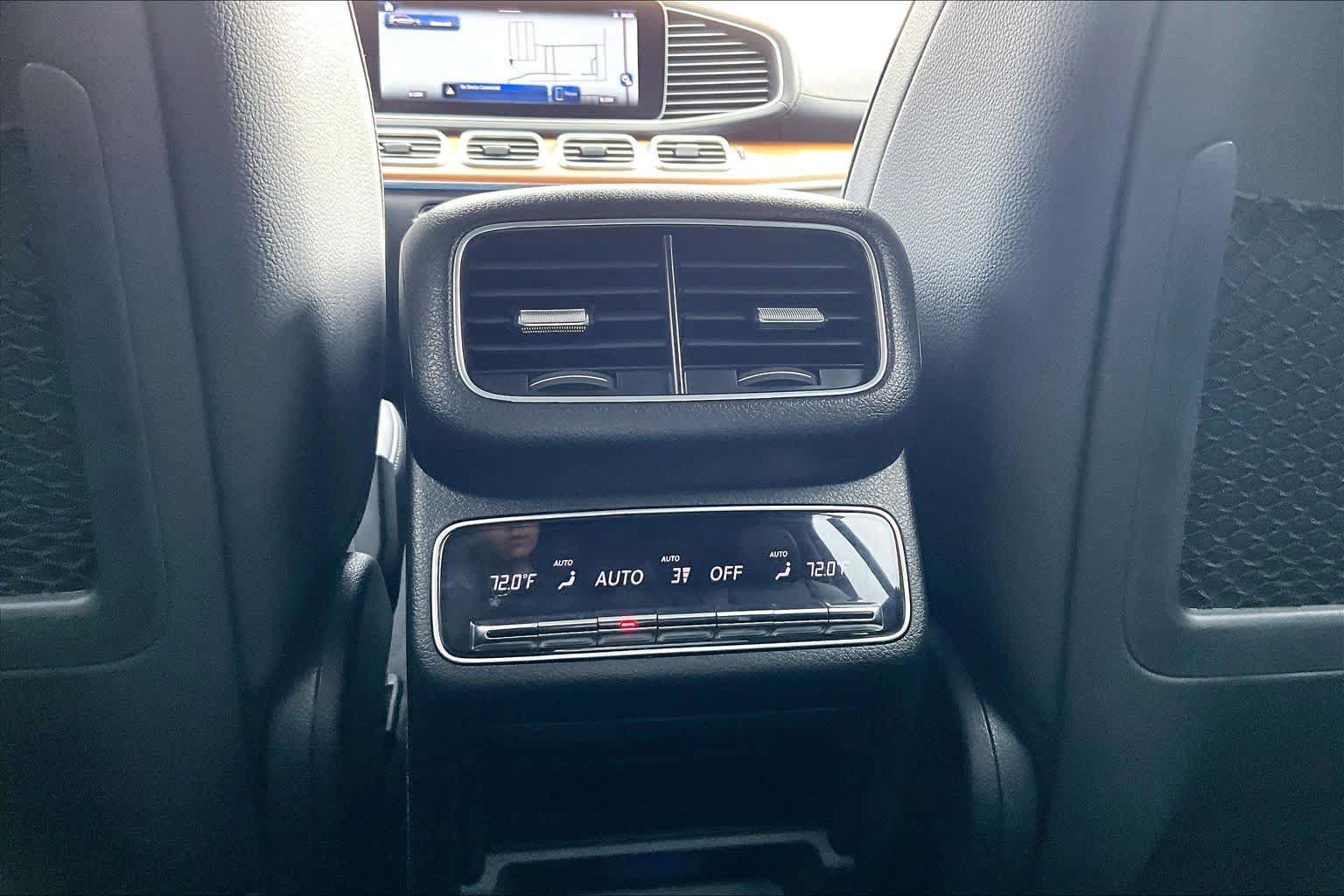 Used 2025 Mercedes-Benz GLS 450 4MATIC image 38